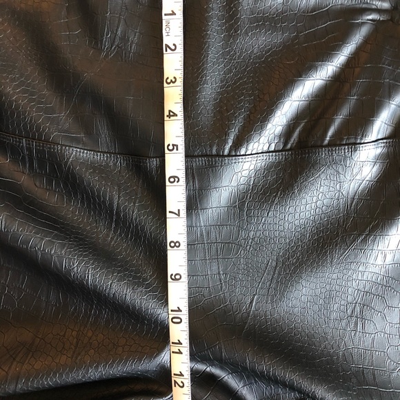 Nicole Miller faux Crocodile pants - Picture 9 of 15